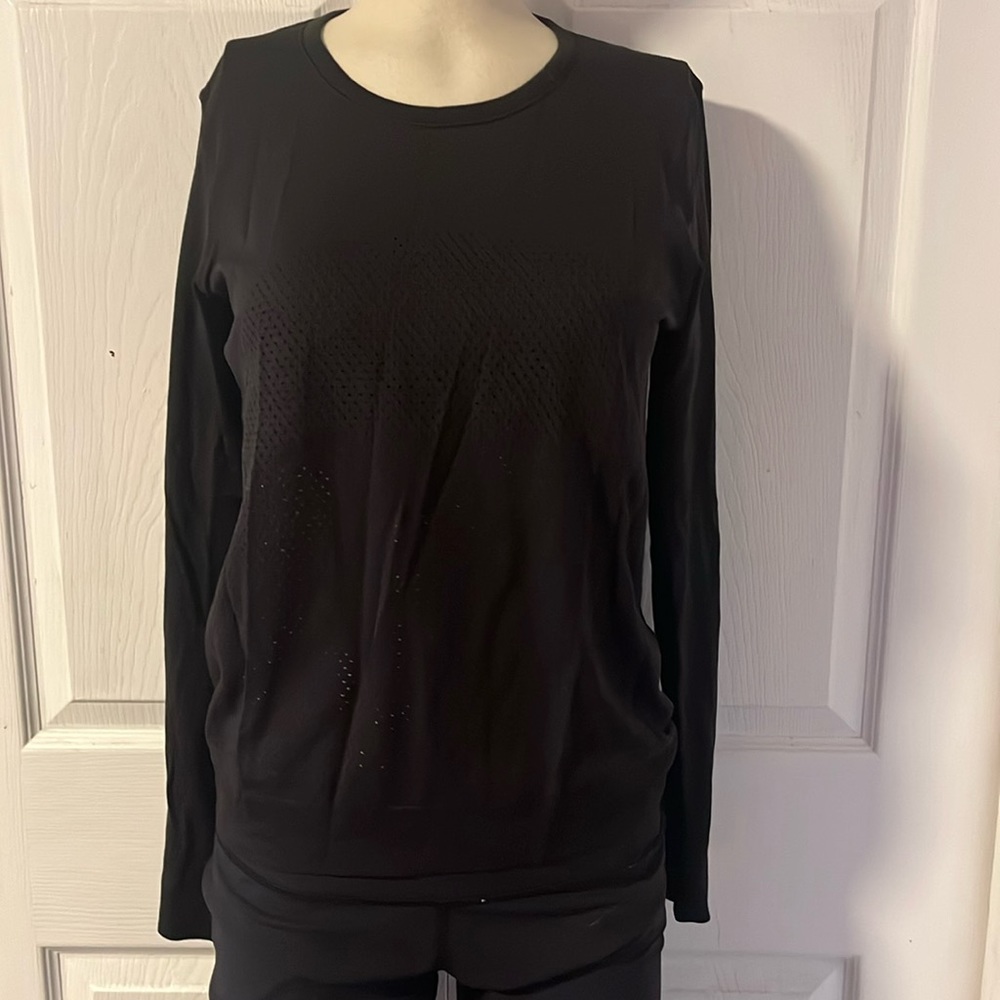 Lululemon long sleeved mesh shirt